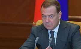 Медведев предложил вывести американские ракеты из Европы