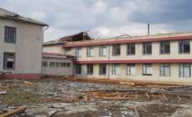 Gimnaziul din Mîndrești distrus de o furtună de vînt FOTO