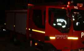Incendiu provocat de o sticlă cu exploziv întrun bloc din capitală VIDEO