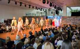 Moldova Fashion Days Peste 30 de creatori de modă şiau prezentat colecţiile