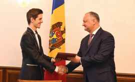 Diploma de Onoare a Președintelui RM pentru muzicianul Radu Rațoi 