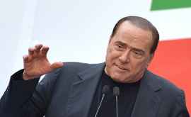 Sivlio Berlusconi internat în spital 