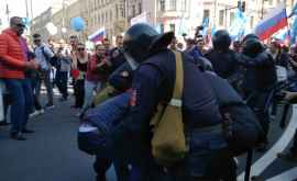 Peste 60 de persoane au fost reținute la Sankt Petersburg în urma unui marș de 1 mai