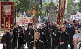 Un marș în sprijinul familiei tradiționale are loc în capitală FOTO