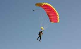 Сезон открылся Сколько стоит в Молдове прыжок с парашютом 