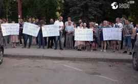 Кишиневцы выступают против строительства АЗС в парке Алунелул ВИДЕО