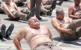 În Thailanda polițiștii supraponderali au fost trimiși în tabere pentru a scăpa de kg în plus