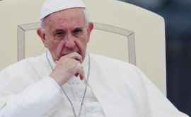 Vaticanul ar putea permite preoților catolici să se căsătorească