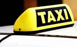 Таксист раздаёт своим пассажирам вкусности прямо в салоне автомобиля ФОТО