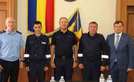 Министр внутренних дел наградил трех пожарных ВИДЕО