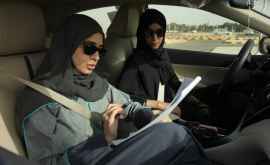 Саудовские власти ослабили ограничения для женщин на поездки за границу