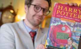 O carte rară din prima ediție a volumului Harry Potter vîndută la un preţ record