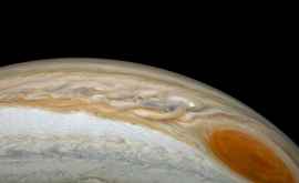 Marea Pată Roșie de pe Jupiter în imagini noi