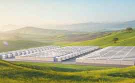 Tesla a lansat un sistem gigant de baterii pentru a stoca energia regenerabilă