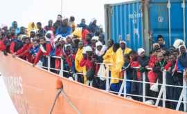 Шесть стран ЕС могут принять часть мигрантов заблокированных на гуманитарном корабле