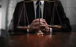 Un avocat care nuși îndeplinea obligațiunile a fost sancționat disciplinar