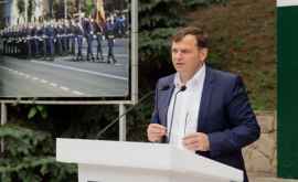 Андрей Нэстасе обратился с поздравлением с гражданам Республики Молдова ВИДЕО