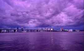 Ураган Дориан окрасил американское небо в фиолетовый цвет