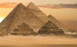 Labirint de tuneluri secrete sub piramidele din Egipt
