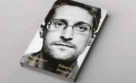 О чем Сноуден рассказал в своих мемуарах