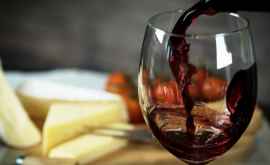 Peste 46 mii de locuitori ai Moldovei suferă de alcoolism cronic