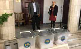 Ambasada SUA la Chișinău monitorizează alegerile FOTO