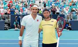 Radu Albot a jucat a doua oară cu legendarul Roger Federer