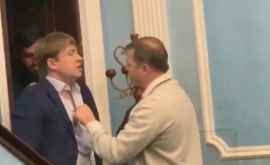 В сети появилось видео драки между депутатом Рады и Ляшко