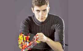 Испанец сделал себе бионический протез из Лего