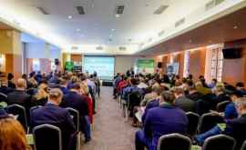Producătorii de fructe din R Moldova participă la un Forum specializat la București