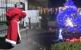 Moş Crăciun filmat în Chişinău Ceşi doresc copiii de la el VIDEO