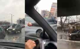O persoană a fost plimbată pe capota unui SUV în Chișinău VIDEO
