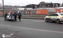 Curiozități de pe drumurile capitalei Cum poliția îi ajută pe șoferi VIDEO