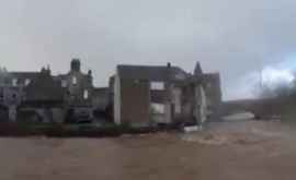 Furtuna face prăpăd în Europa Un hotel din Scoţia sa prăbuşit 