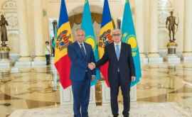 Președintele Kazahstanului la felicitat pe Igor Dodon