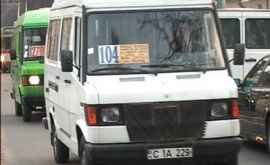 Șoferii microbuzelor de rută din Chișinău cer majorarea tarifului per călătorie