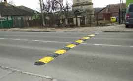 Lîngă Școala de Arte din Ialoveni unde a fost ucisă o elevă de 9 ani a fost instalat un limitator de vitează FOTO