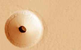 На Марсе обнаружена странная дыра в которой может быть жизнь