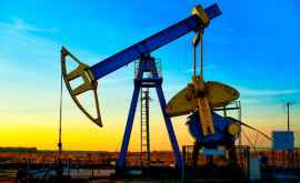 Prețul petrolului a ajuns negativ pentru prima dată în istorie