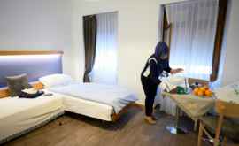 В Швейцарии бездомных поселили в роскошных отелях