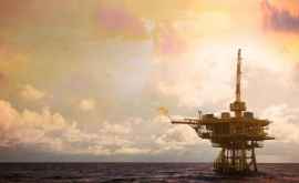 Companiile petroliere și comercianții caută posibilități de depozitare a petrolului