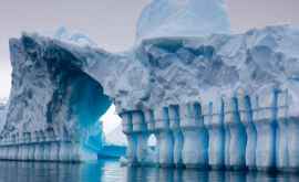 НАСА 300 миллиардов тонн льда ежегодно тают на полярных шапках Земли 