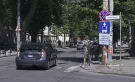 В столице водители игнорируют запрещающие знаки на улице Пушкина