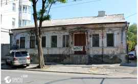 Casa în care a locuit sculptorul Alexandru Plămădeală lăsată de izbeliște FOTO
