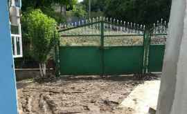 Потоки воды уничтожили сад жительницы Чимишлии ФОТО