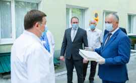 Dodon lea conferit medicilor din spitalul raionul Hîncești Diplomele de Onoare ale Președintelui