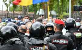 Cîți polițiști și carabinieri au avut nevoie de îngrijiri medicale în urma protestului din 16 iulie