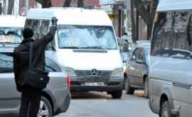 Șoferii microbuzelor de rută din capitală scutiți de taxele locale pînă la sfîrșitul anului