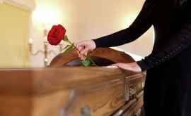 Un bărbat a revenit acasă la două zile de la propriile funeralii
