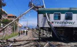 Un tren de pasageri a deraiat întro gară din Italia